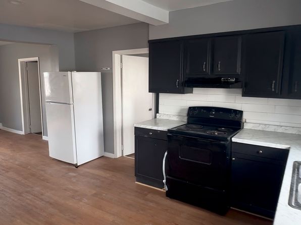301 E Green St APT 1