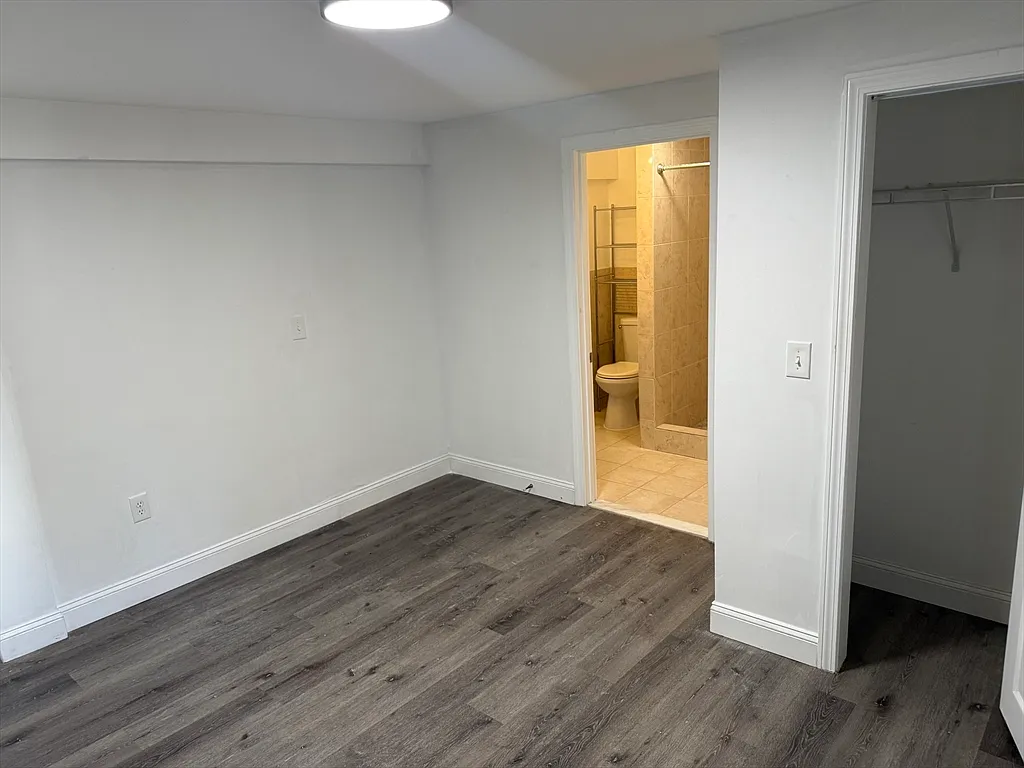 Studio, 300 sqft, $1,500 — Photo 3