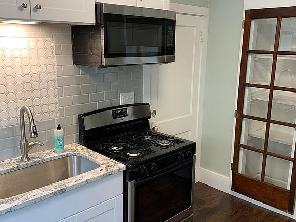 2nd image of 2083 Lewis Dr #Up