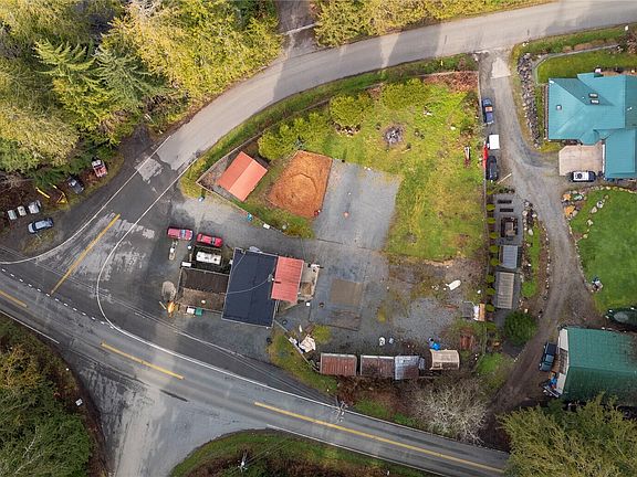 3rd image of 810 S Lake Roesiger Road