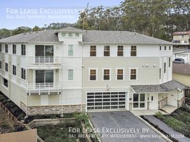 195 Avenue Cabrillo N, El Granada, CA