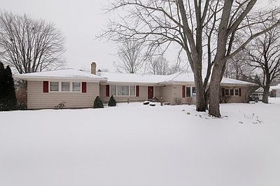 2nd image of 1001 East St