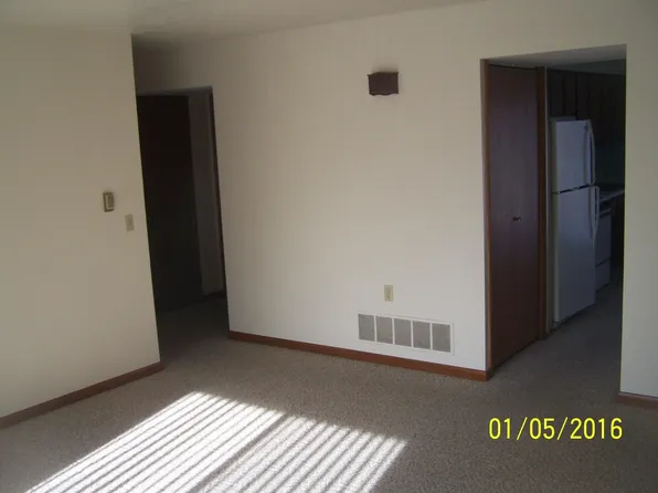 509 NW 3rd St #6, Aledo, IL 61231