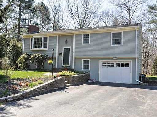 1st image of 115 Oak Tree Dr