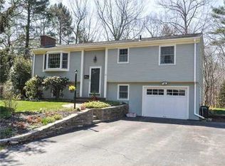 115 Oak Tree Dr, North Kingstown, RI 02852