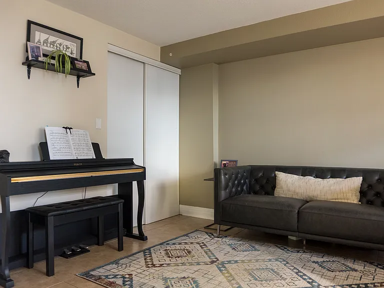 Bedroom 2 /Office
