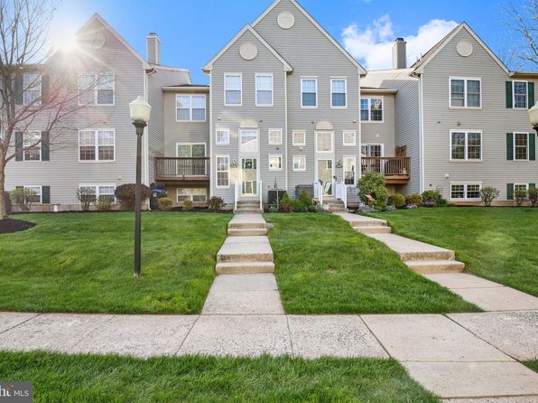 842 Dewees Pl #1003