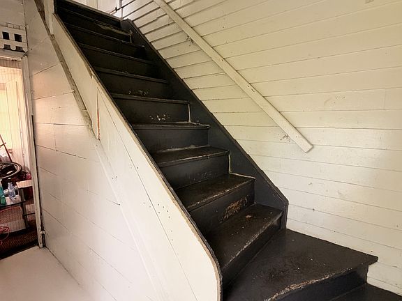 4th image of 7267 Paige Ave
