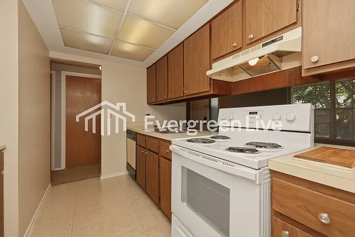 5718 Troy Villa Blvd — Photo 8