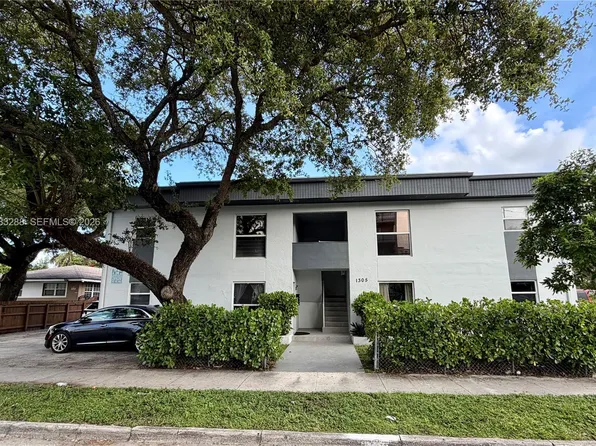 1305 NW 4th St #3, Miami, FL 33125