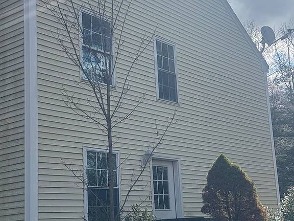 4th image of 591 Long Plain Rd