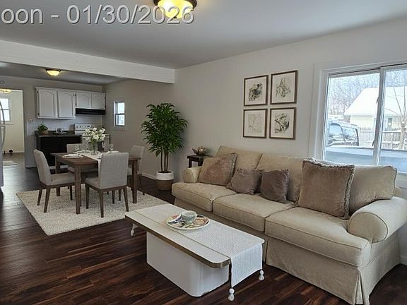 3rd image of 2194 E Bristol Rd