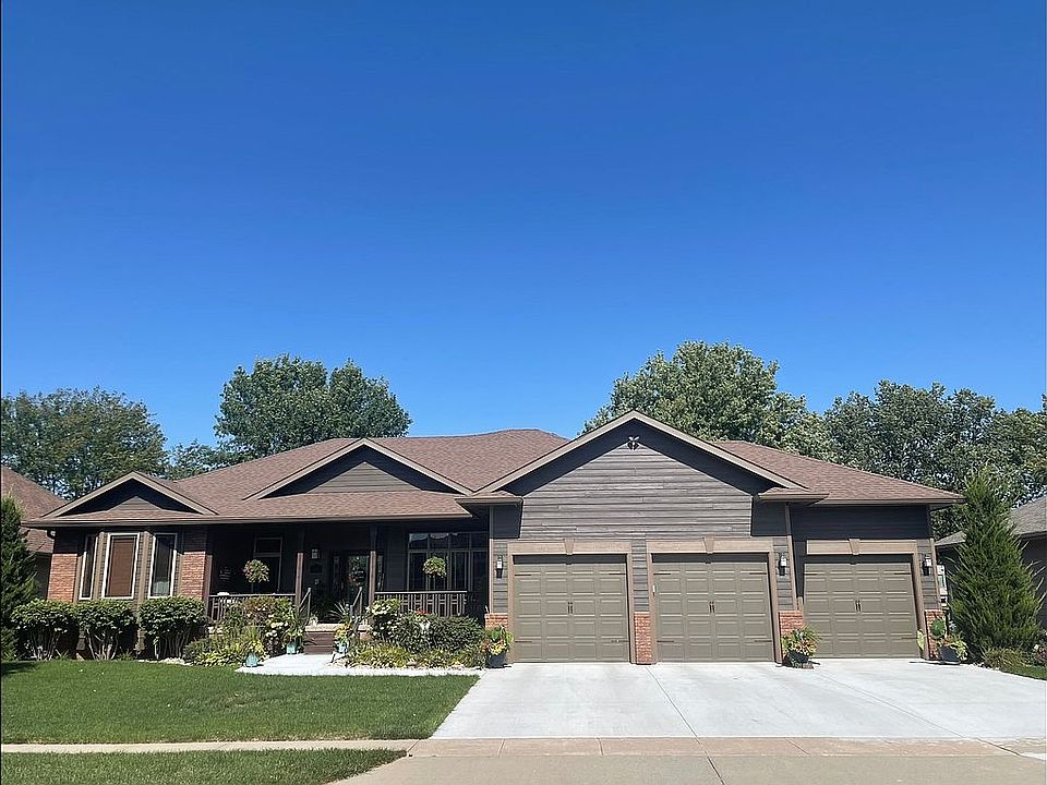 Front of 2407 Valley Rd