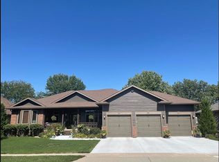 2407 Valley Rd, Yankton, SD 57078