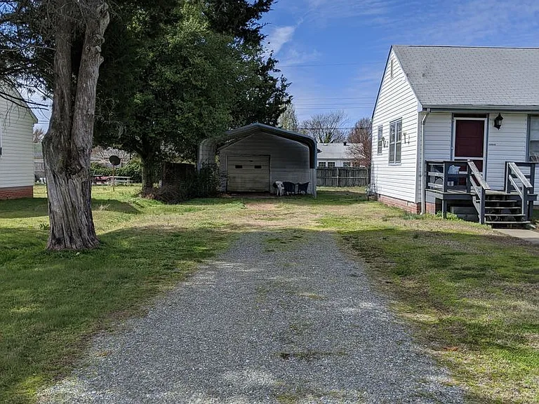 3404 Carlton Rd — Photo 3