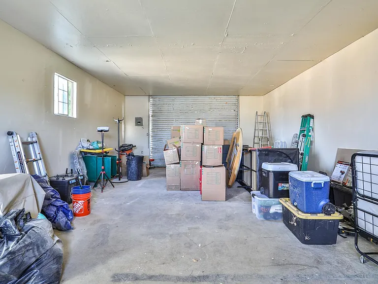 7033 W Avenue A2 — Photo 31