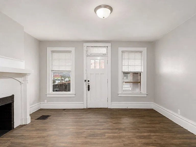 24 E 2nd Ave #8 — Photo 2