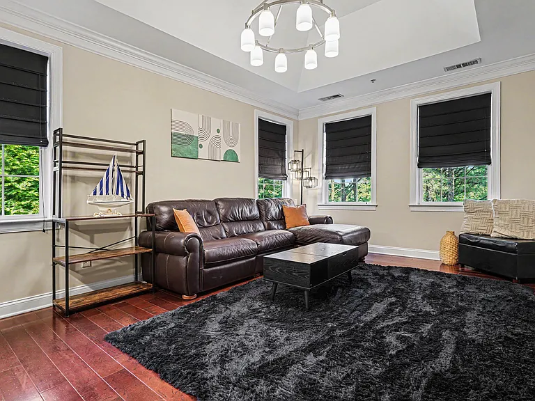10400 Rosegate Ct #303 — Photo 9