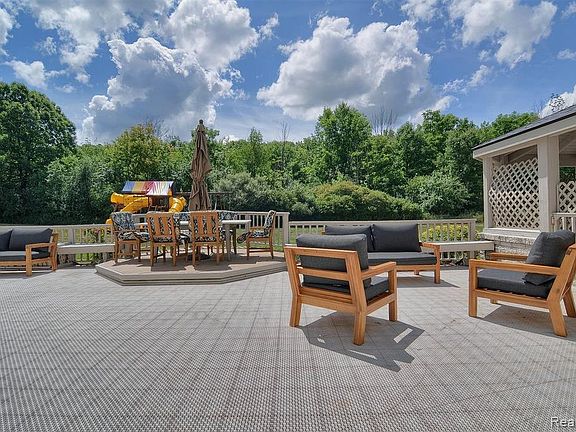 5th image of 4530 Warwick Circle Dr