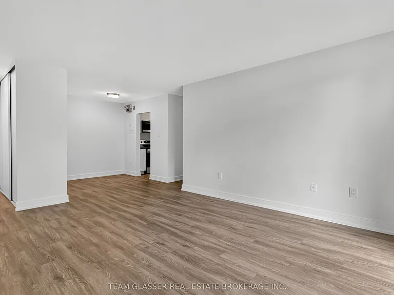 735 Wonderland Rd S #302 — Photo 5
