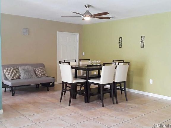 3rd image of 725 NW 133rd Ave #1