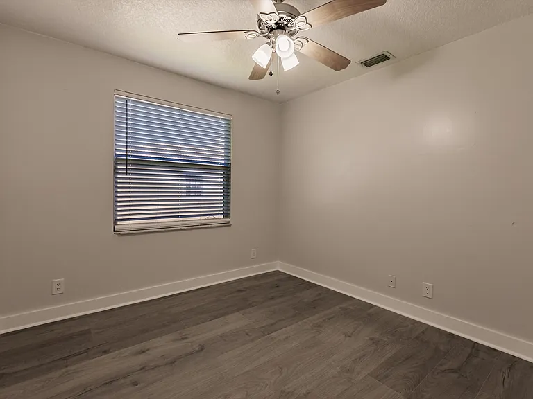6292 NW 40th Ave — Photo 32