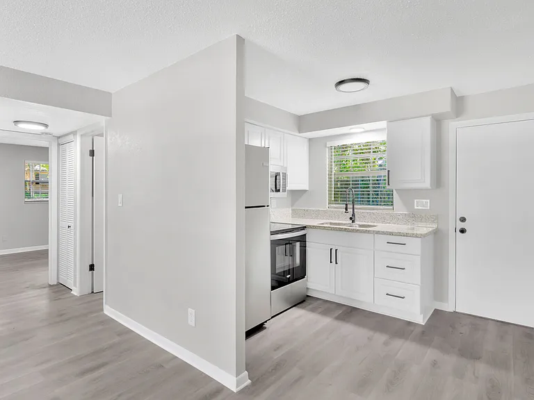 1354 Tioga Ave — Photo 6