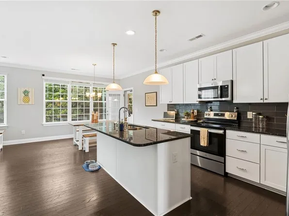 1416 Farm Ridge Rd, Kernersville, NC 27284