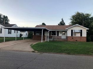 1419 Pine Ave, Clinton, OK 73601