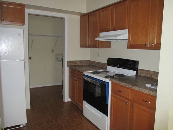 5th image of 6052 Bradford Dr Unit B
