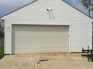 6442 Ledgebrook Dr, Brookpark, OH 44142