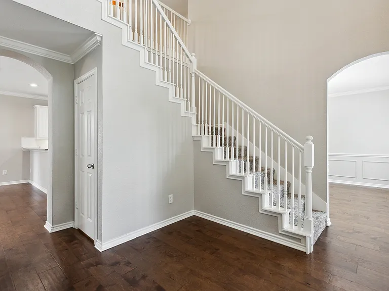 2817 Elmridge Dr — Photo 4