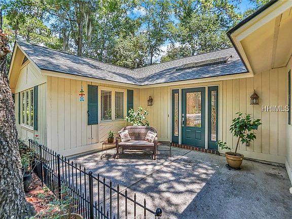 4th image of 8 Interlochen Dr