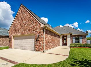 204 Abby Lake Dr, Thibodaux, LA 70301