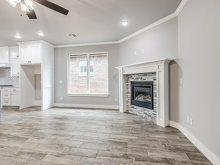 4 bed, 2.5 bath, 2448 sqft, $2,850 — Photo 4