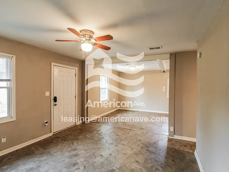 1821650_002_wm_-_living_room_13619618.jpg