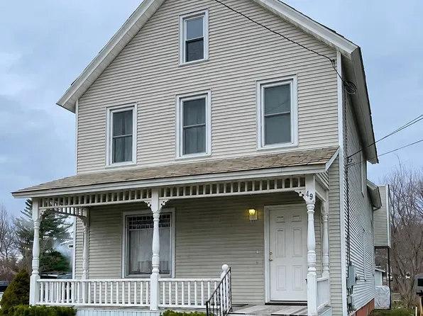 49 E Center St #2, Rutland, VT 05701