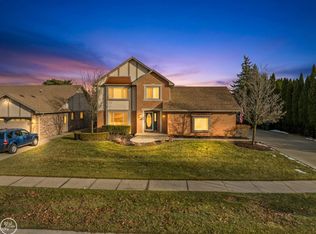 39008 Mallorn Dr, Sterling Heights, MI 48313