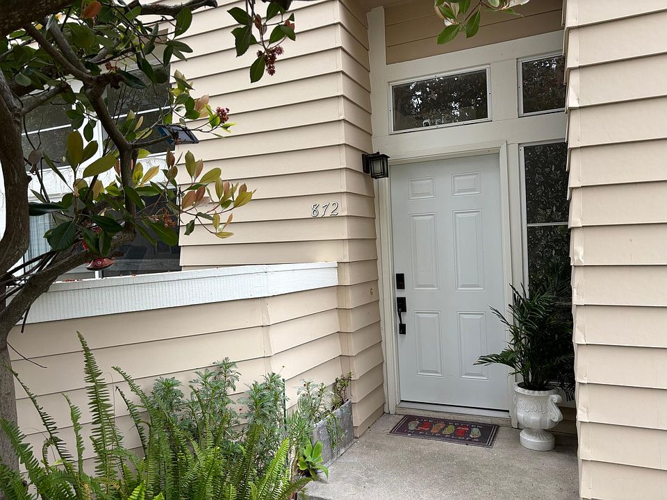1st image of 872 Gilbert Ln
