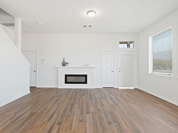 4th image of 627 Silver Pear Ct