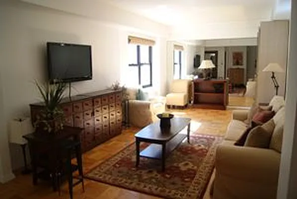 Rented by Douglas Elliman | media 19