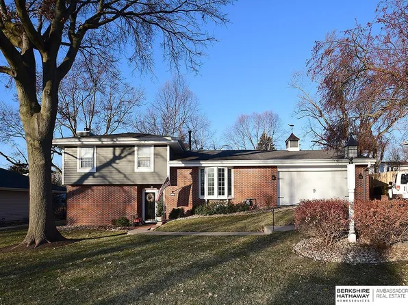 1334 S 165th St, Omaha, NE 68130