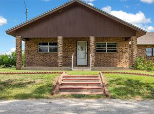 106 E Ripley St, Coleman, TX 76834