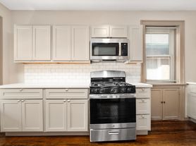 The Big D, 2 br / 1.0 ba, $1395