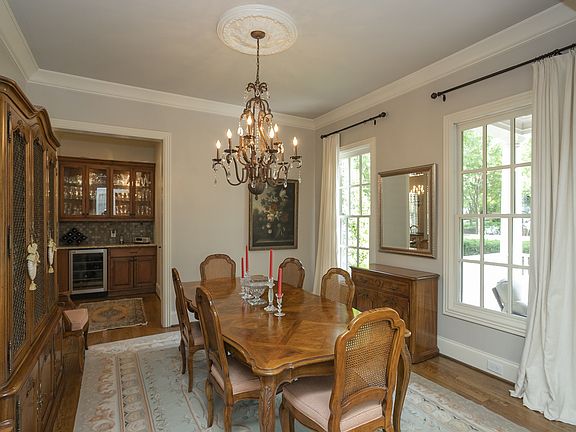 4th image of 1624 Championship Blvd