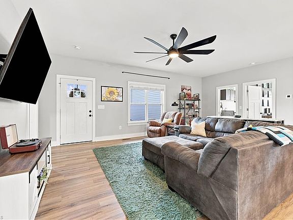 5th image of 5629 Crooked Oak Dr
