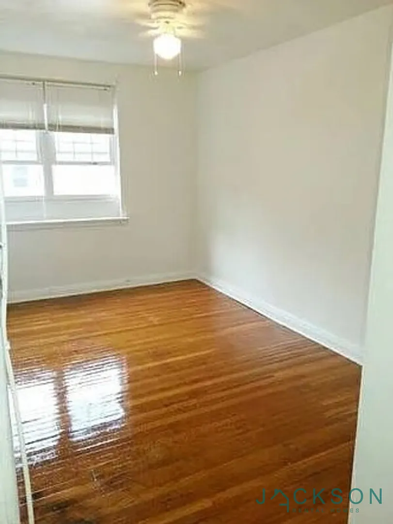 7900 Gilbert St. — Photo 4