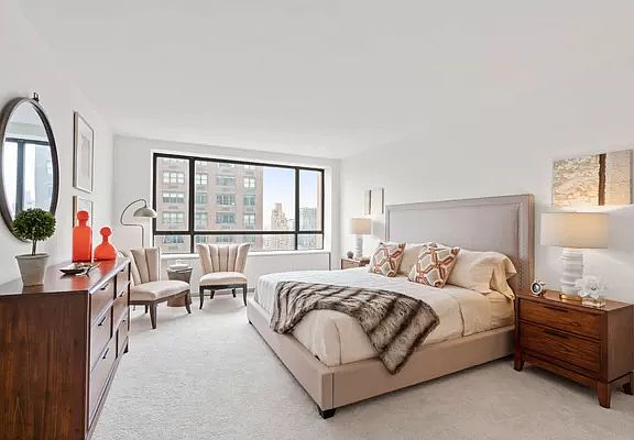 4th image of 190 E 72nd St APT 31B