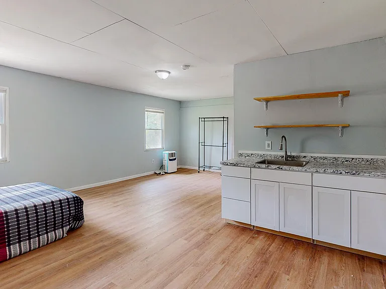 Wilburn Dr SW — Photo 2