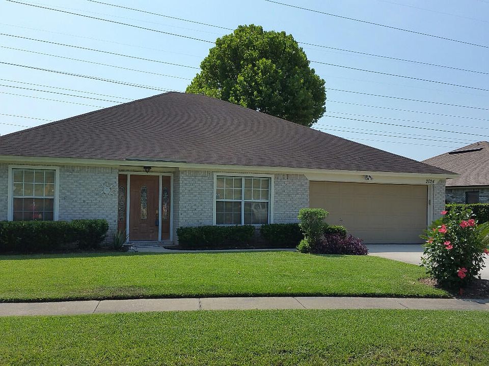 1st image of 2024 Forest Gate Dr W